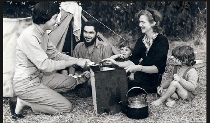 Figure 1: Allchin (right) with her husband, children (Sushila and William) and colleague in 1956. Children did not hamper Allchin’s passion for fieldwork, there are tales of her leaving them in baskets on the hillside whilst collecting stone tools, despite warnings from locals about leopards (Coningham 2017).