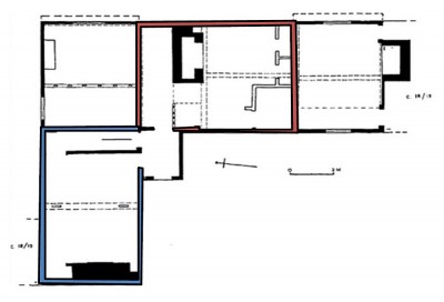 Figure 3: Lower Farm, Risby plan. The section in red shows the hall and screens passage, with the impressive new range. The blue indicates the remodelling of the service wing the later 16th century, and the insertion of a further stack (Johnson 1993a, 67).